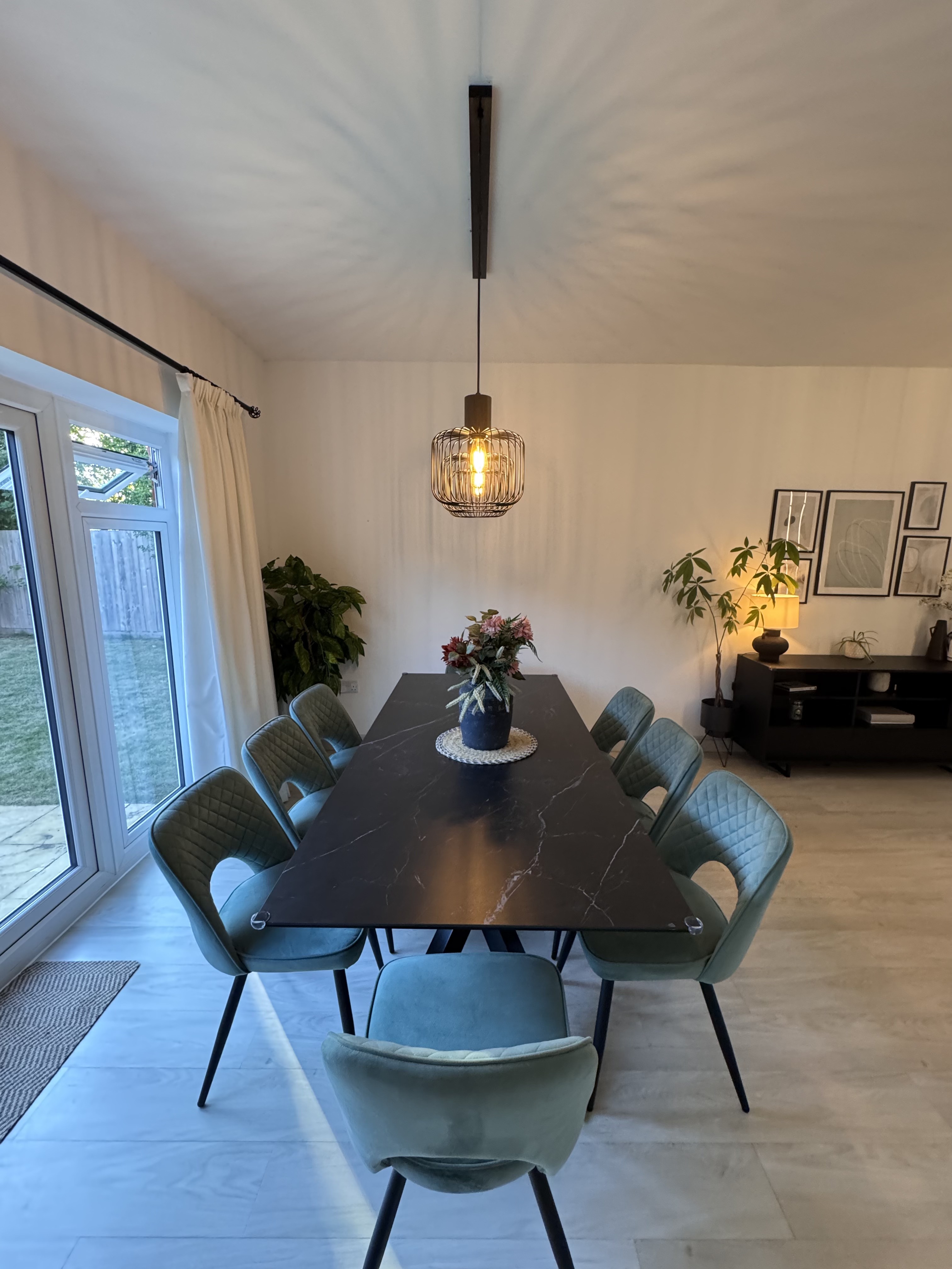 Dining room — seats 10